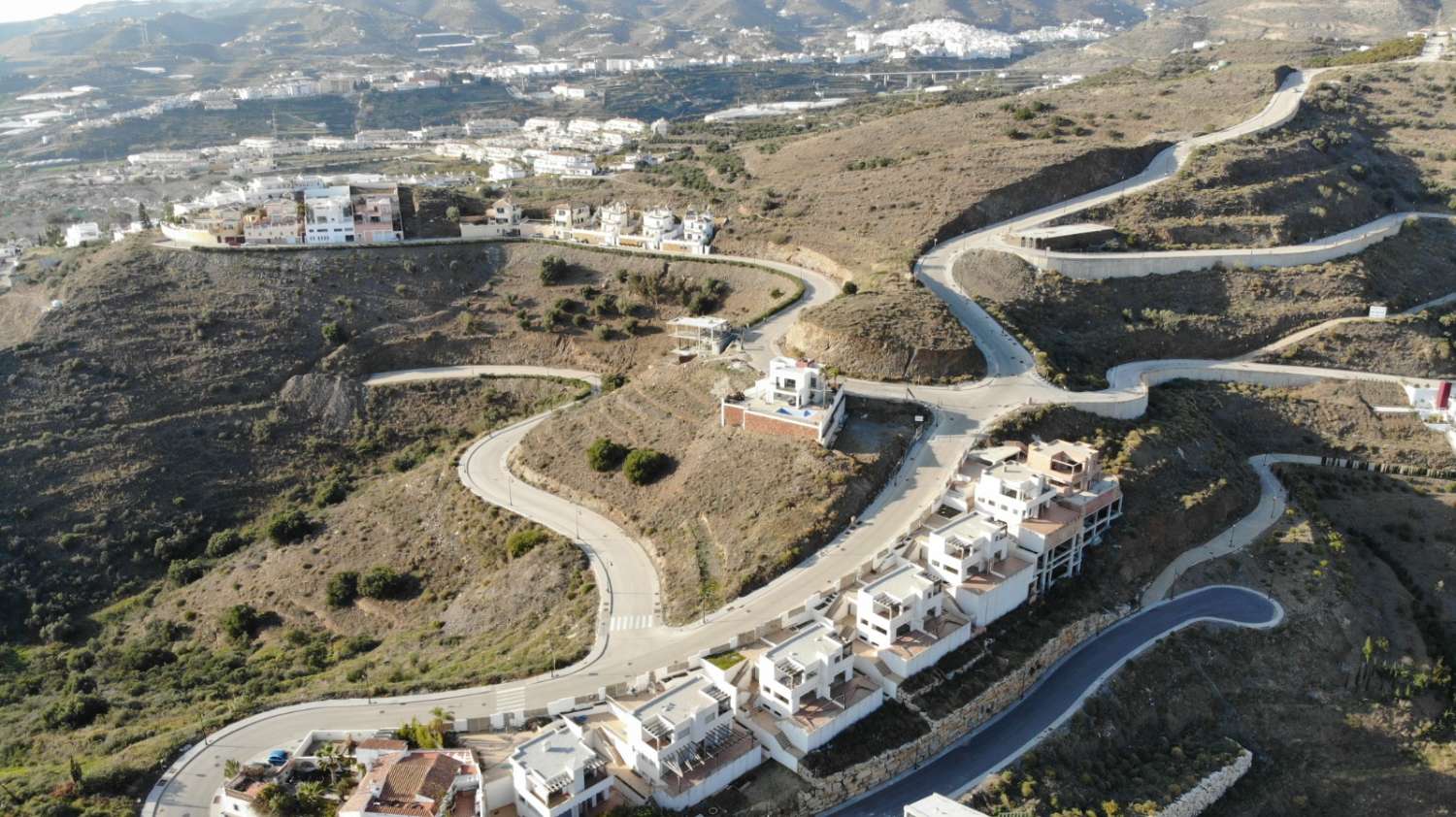GRUNDSTÜCK mit Wohnprojekt in Peñoncillo-Torrox-Malaga.