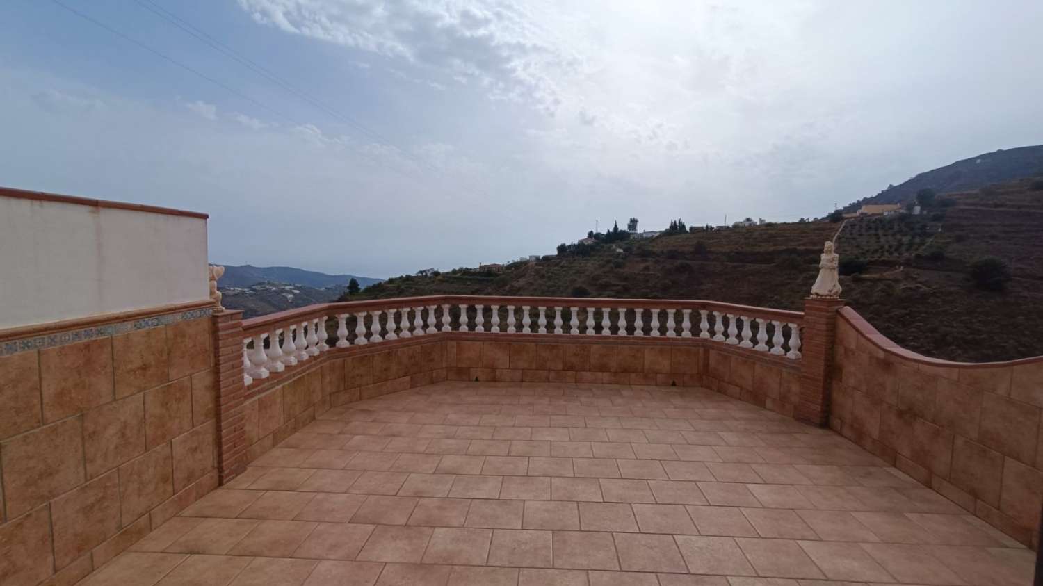 KOMFORTABEL OG LUKSURIØS CHALET I LANDLIGT OMRÅDE