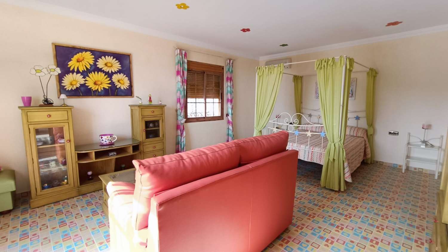 KOMFORTABEL OG LUKSURIØS CHALET I LANDLIGT OMRÅDE