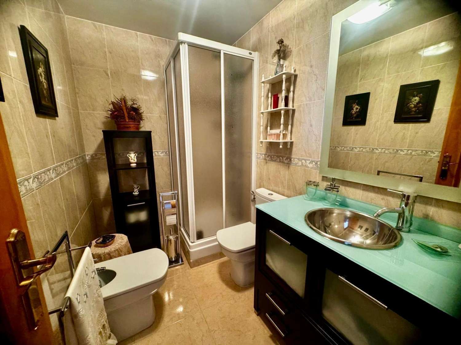 CASA ADOSADA con 4 DORMITORIOS 3 BAÑOS , con gran terraza y vistas mar