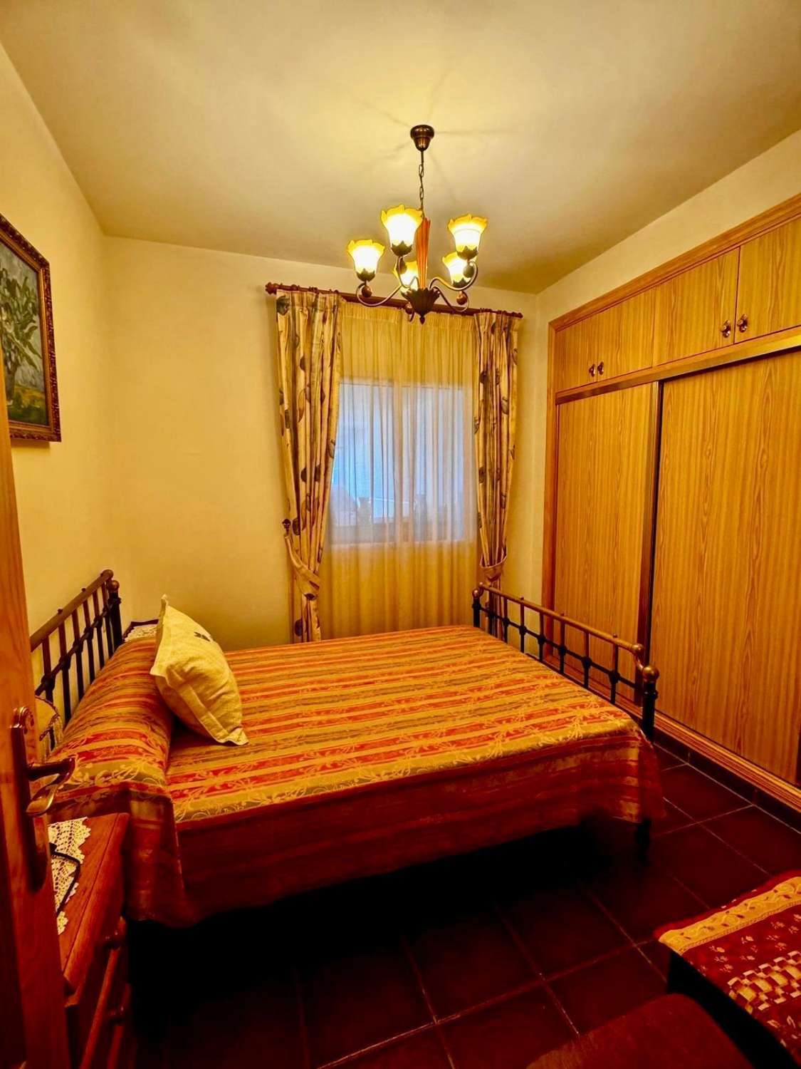 CASA ADOSADA con 4 DORMITORIOS 3 BAÑOS , con gran terraza y vistas mar