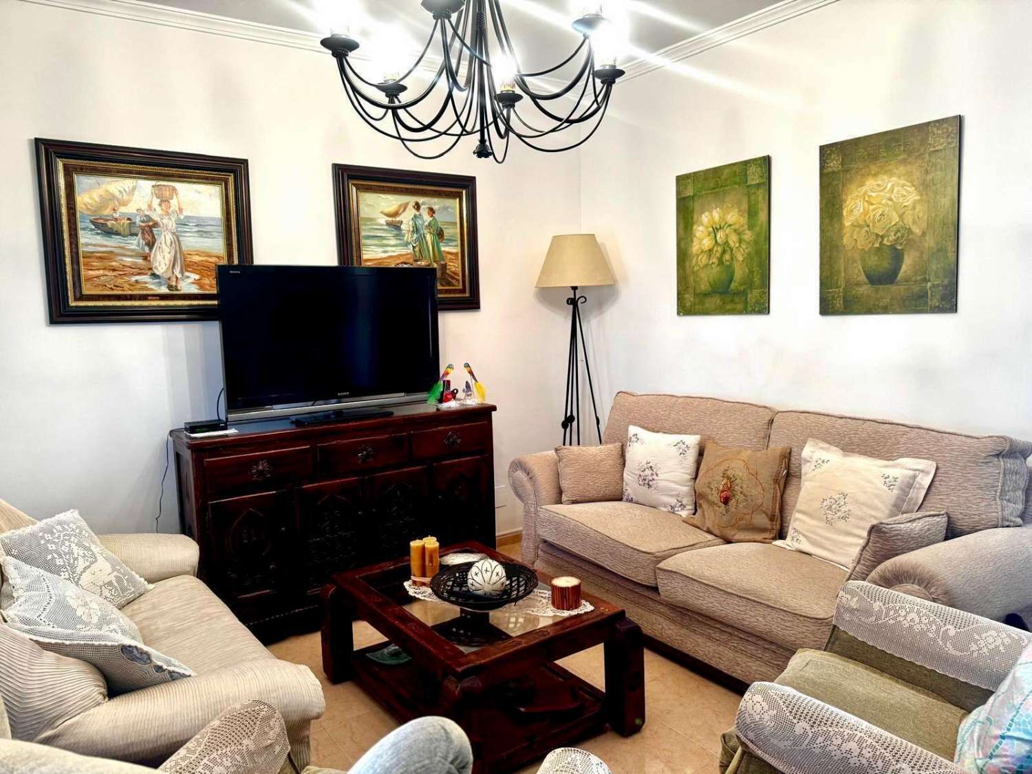 CASA ADOSADA con 4 DORMITORIOS 3 BAÑOS , con gran terraza y vistas mar