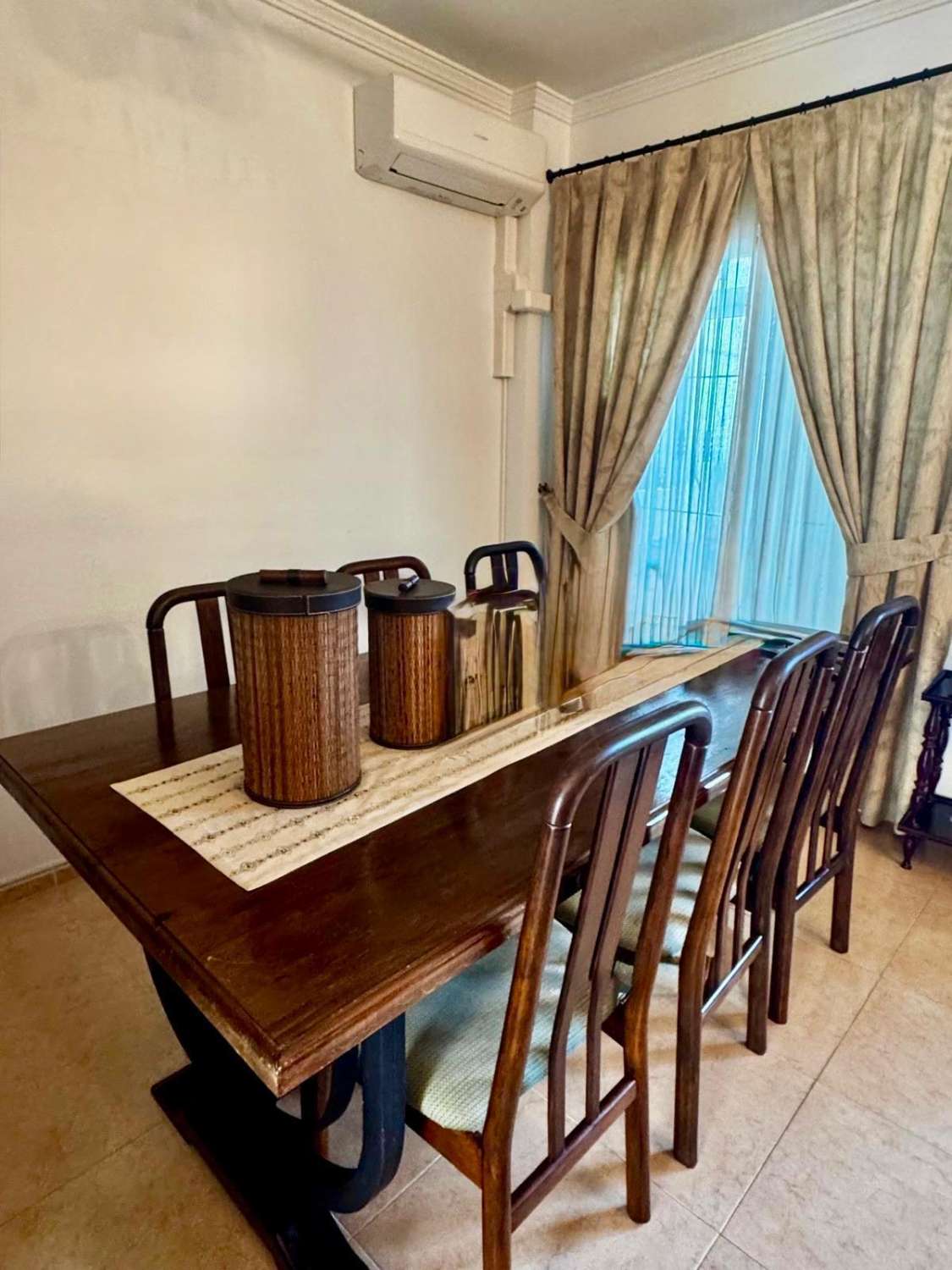 CASA ADOSADA con 4 DORMITORIOS 3 BAÑOS , con gran terraza y vistas mar