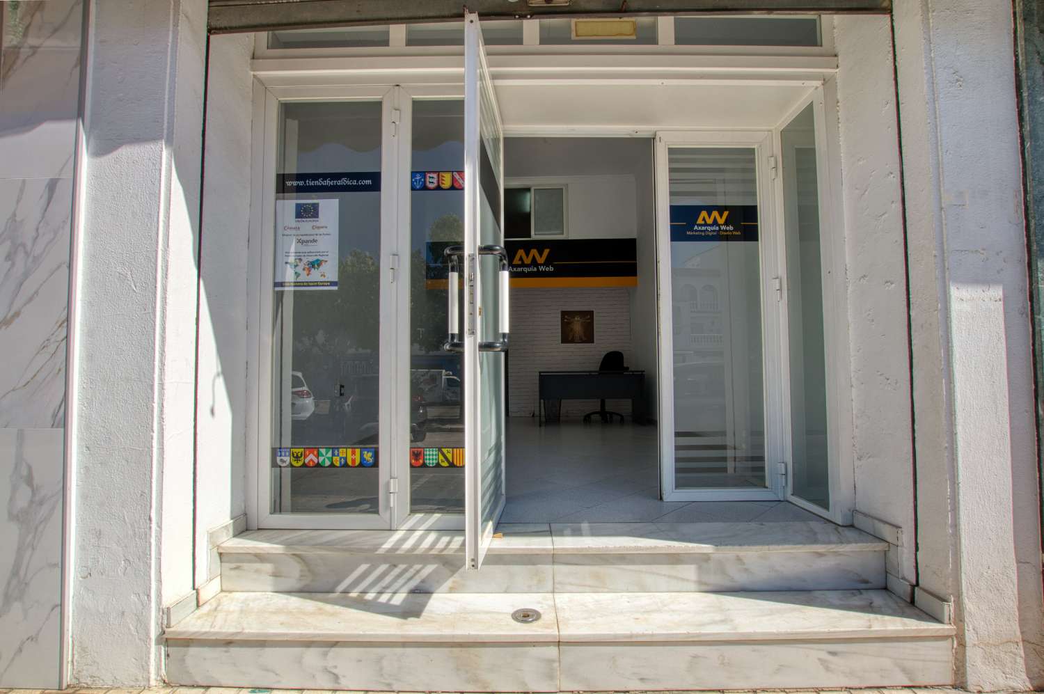 LOCAL COMERCIAL CON ALTILLO