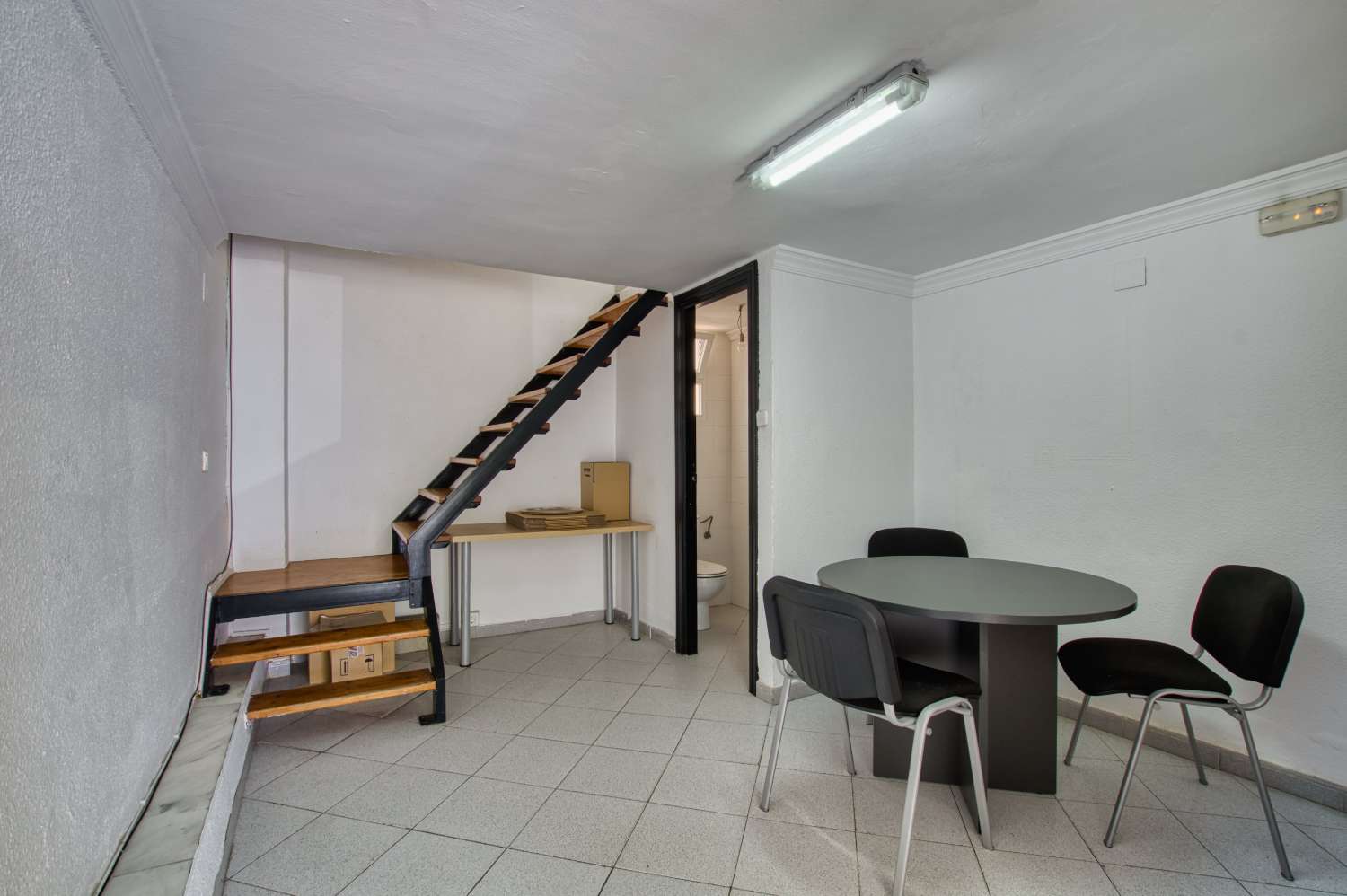 LOCAL COMERCIAL CON ALTILLO