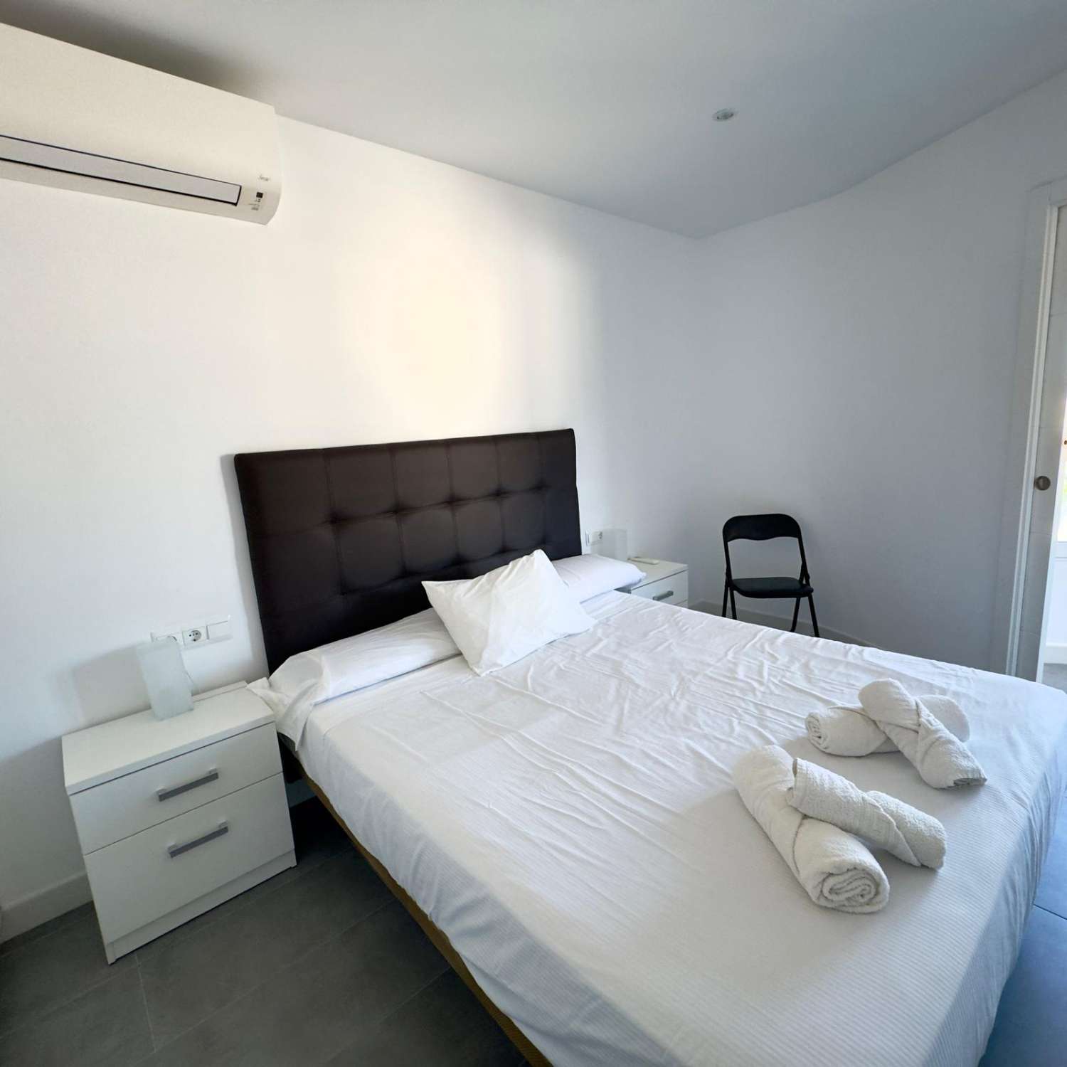 RESERVADO Hermoso y moderno vistas de escándalo al paseo marítimo y playa Ferrara