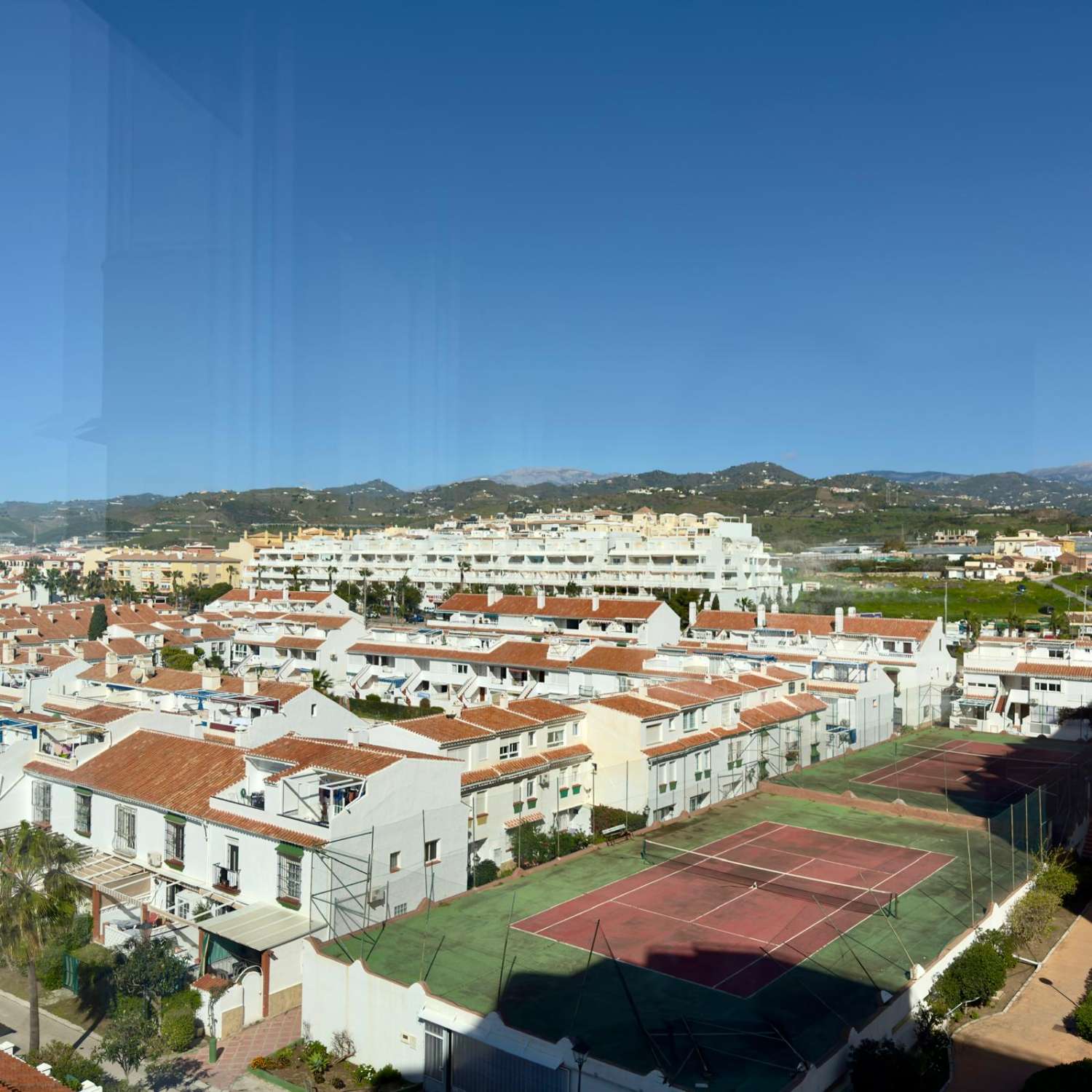 RESERVADO Hermoso y moderno vistas de escándalo al paseo marítimo y playa Ferrara