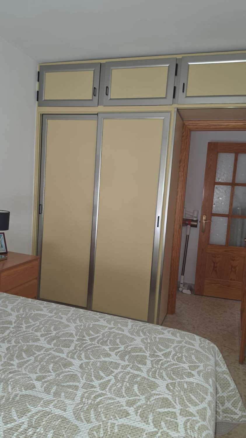 APARTAMENTO POR DETRAS DEL BANCO SANTANDER
