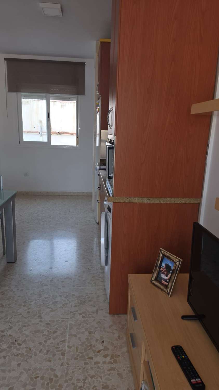 APARTAMENTO POR DETRAS DEL BANCO SANTANDER
