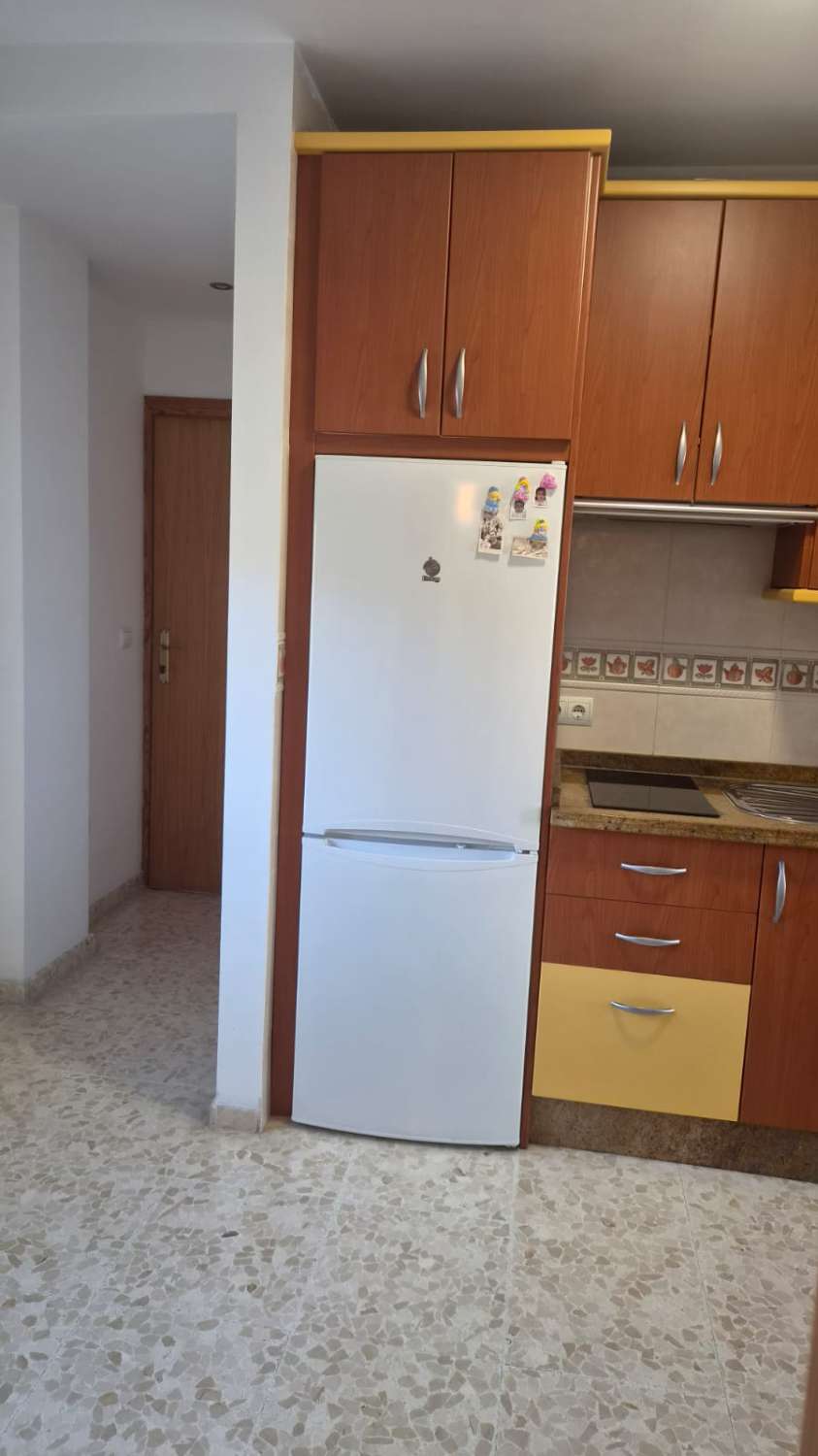 شقة للبيع في Torrox Costa