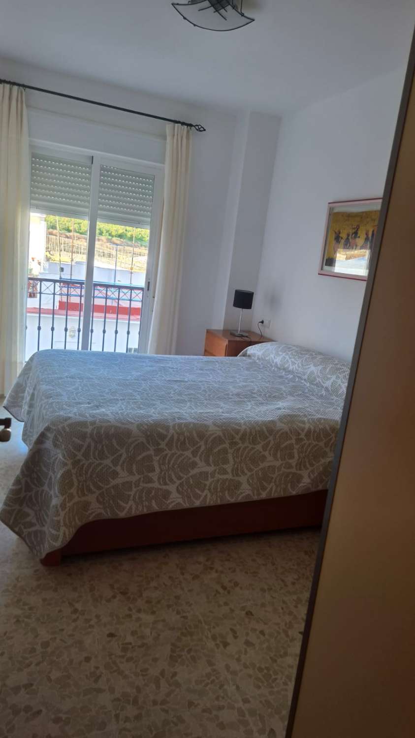 شقة للبيع في Torrox Costa