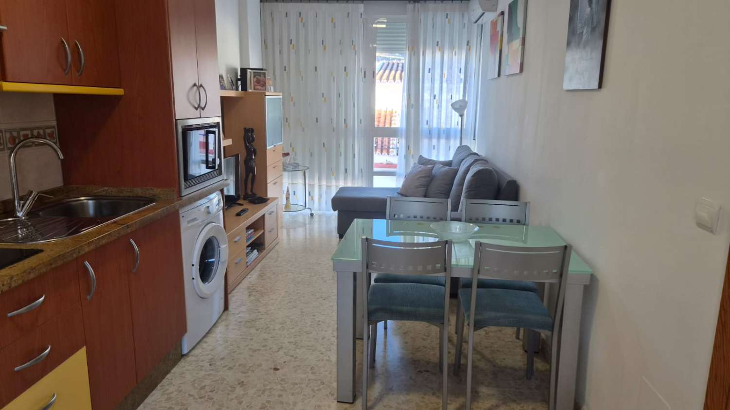 شقة للبيع في Torrox Costa