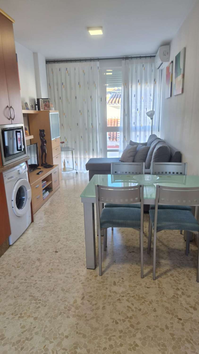 شقة للبيع في Torrox Costa