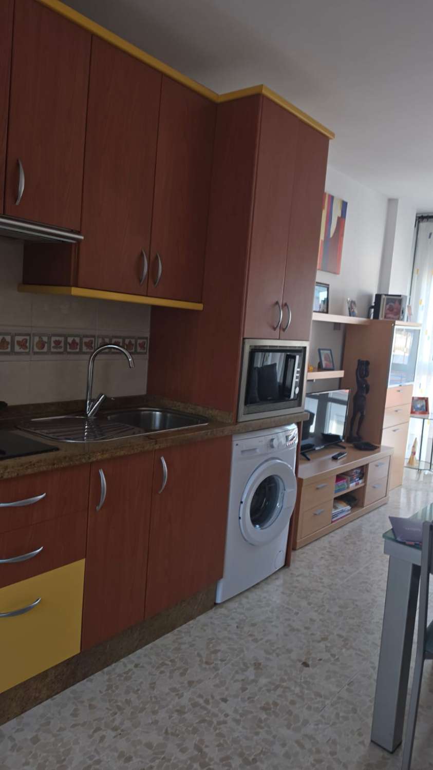 APARTAMENTO POR DETRAS DEL BANCO SANTANDER