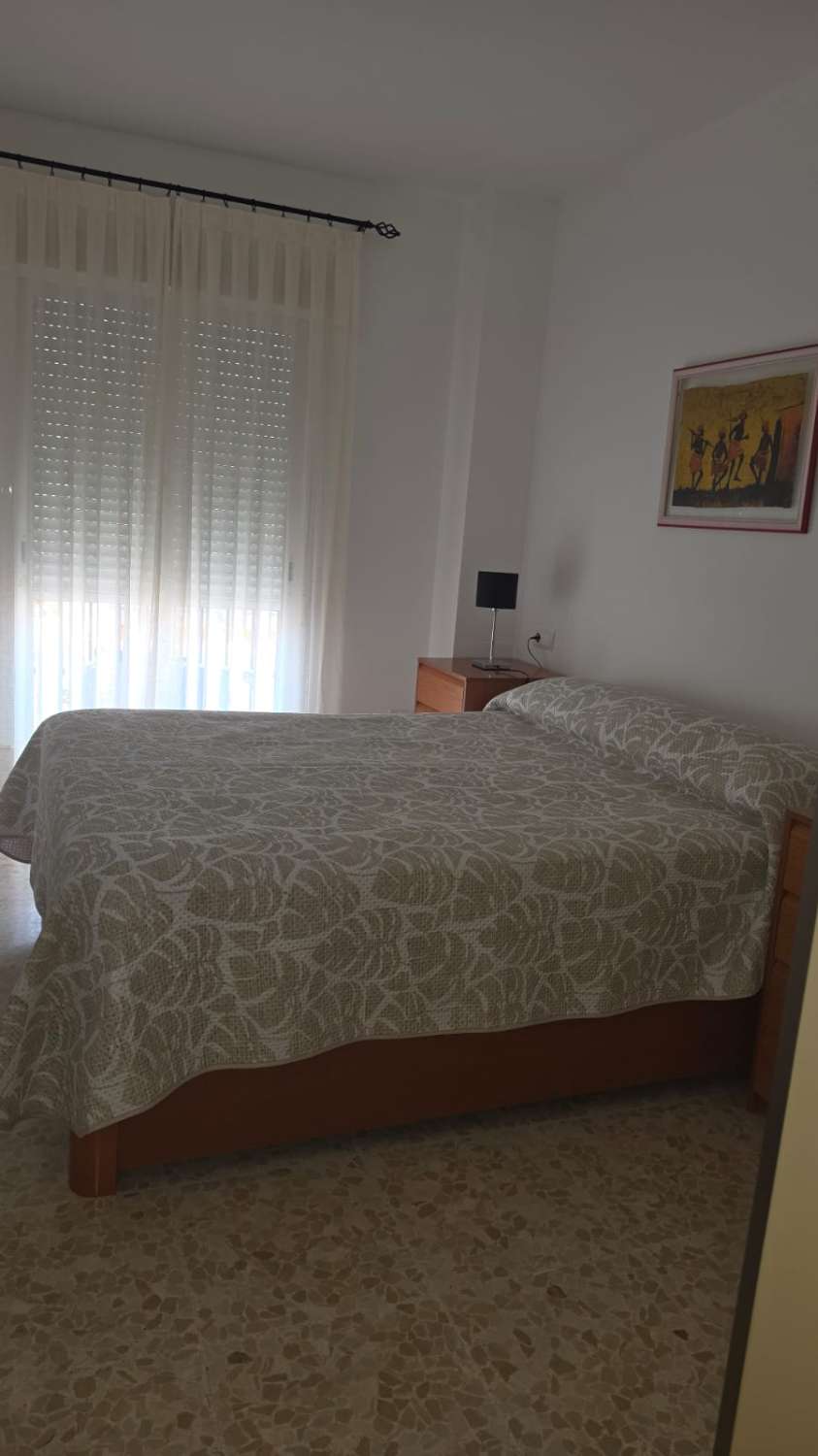 APARTAMENTO POR DETRAS DEL BANCO SANTANDER