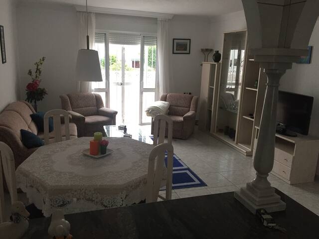 Spacious and practical with 3 bedrooms 2 bathrooms in Pueblo ANdaluz