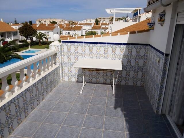 Spacieux et pratique avec 3 chambres 2 salles de bains à Pueblo ANdaluz