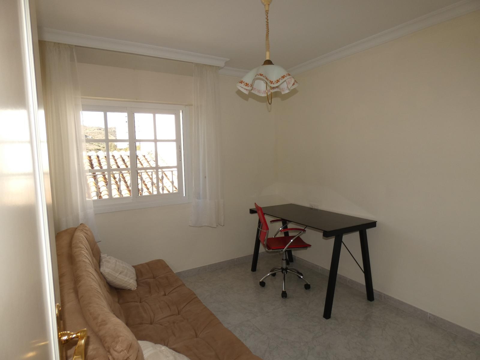 Terraced house on two floors with garage town center