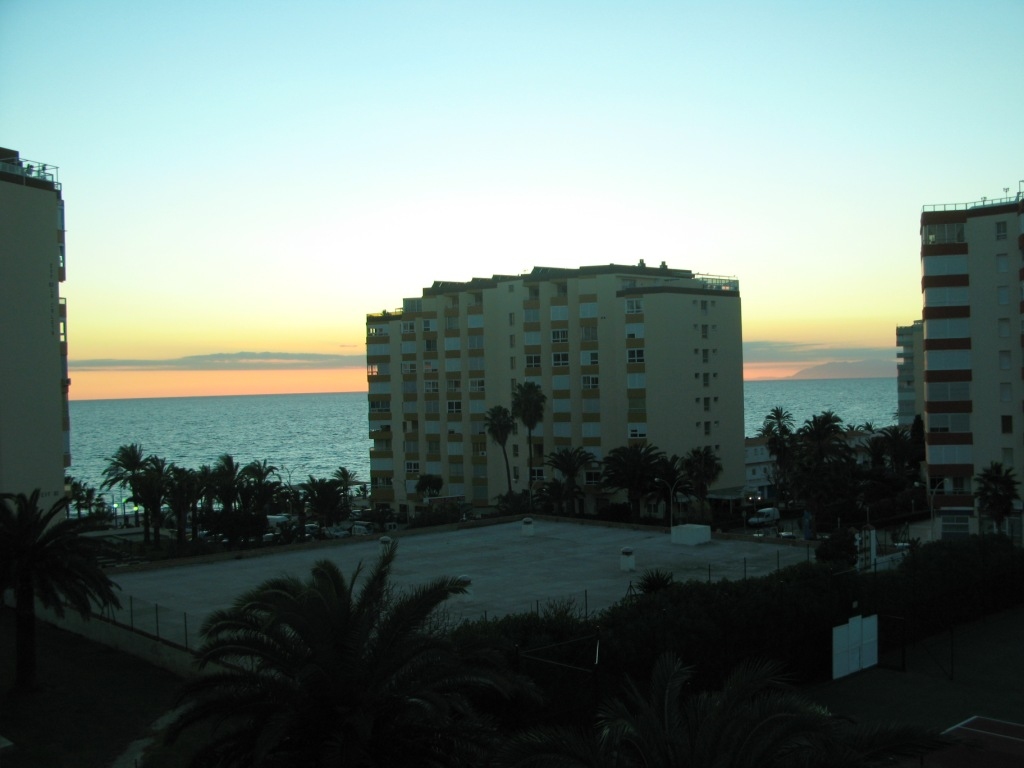 2 moderne Schlafzimmer mit Meerblick (Zentrum von Torrox Costa)