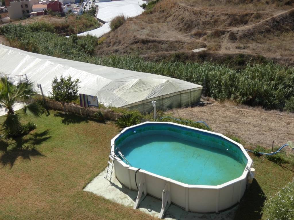 Praktische en comfortabele 3 slaapkamers 2 badkamers veranda, groot terras met uitzicht op zee (zwembad)
