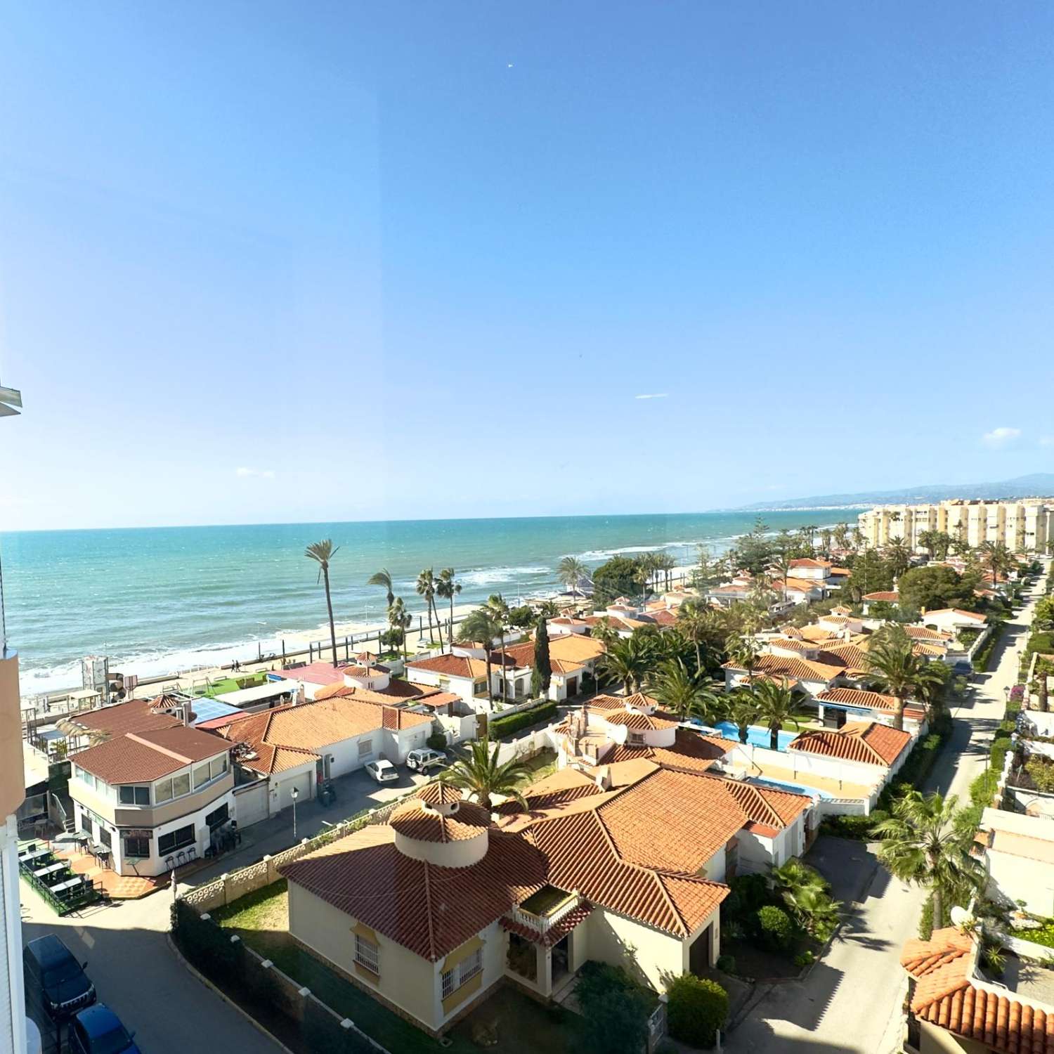 TORROX COSTA Prachtig en modern, met een adembenemend uitzicht op de boulevard en het strand van Ferrara.