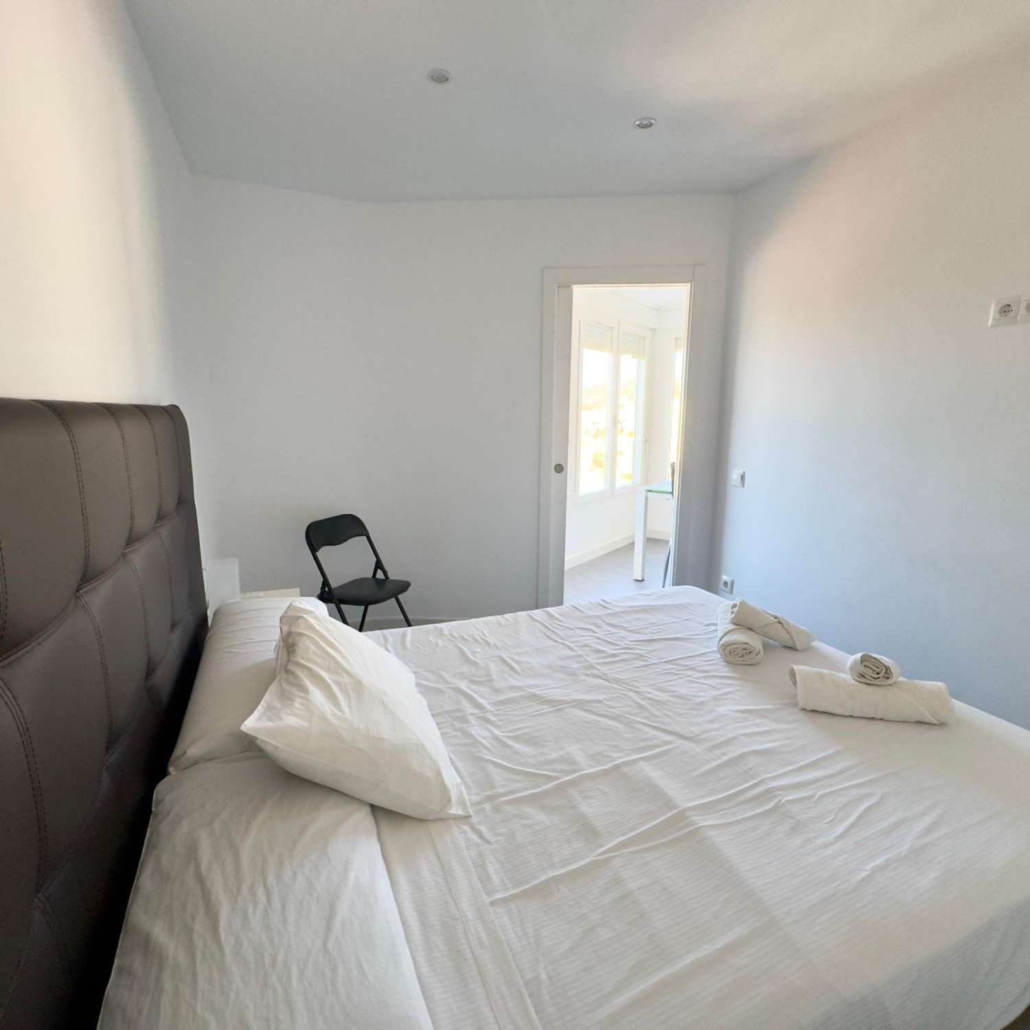 TORROX COSTA Prachtig en modern, met een adembenemend uitzicht op de boulevard en het strand van Ferrara.