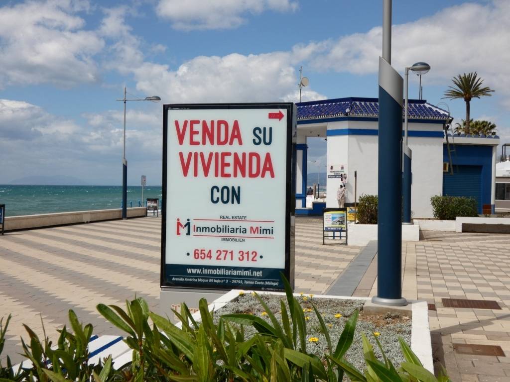 ERSTE LINIE MIT außergewöhnlichem Blick auf den Strand und das Meer