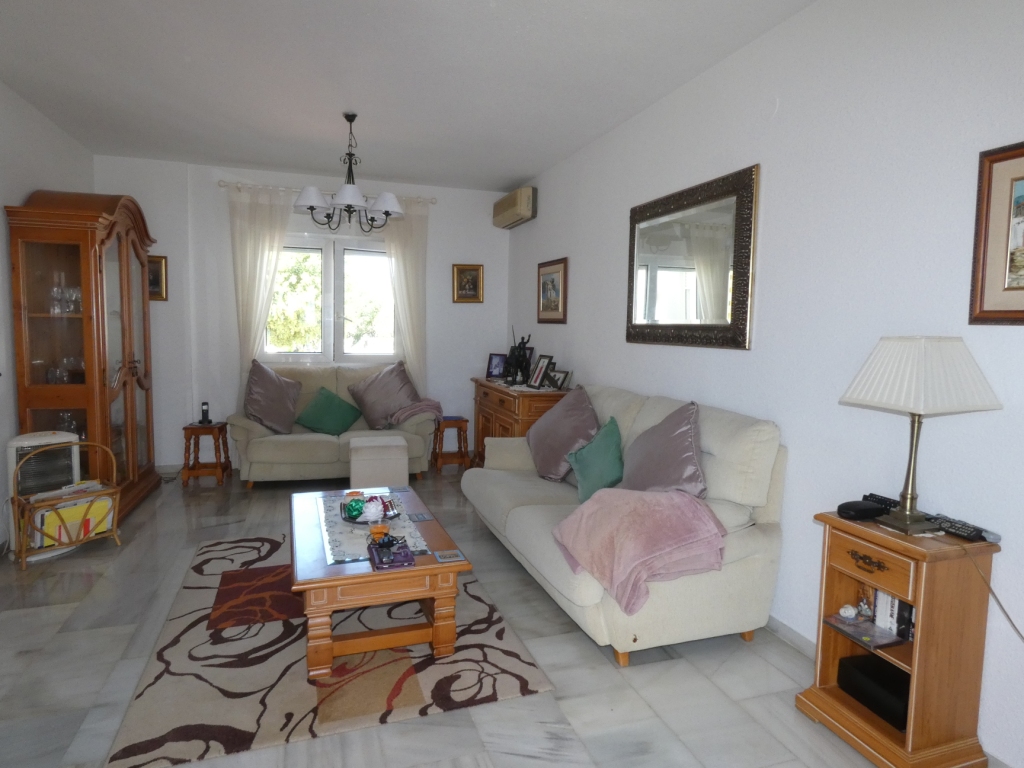Beautiful house-chalet with sea views distance to the beach 400 meters.