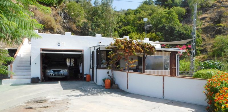 Hus uavhengig 2 sovesaler 2 baños 10 minutter fra Torrox