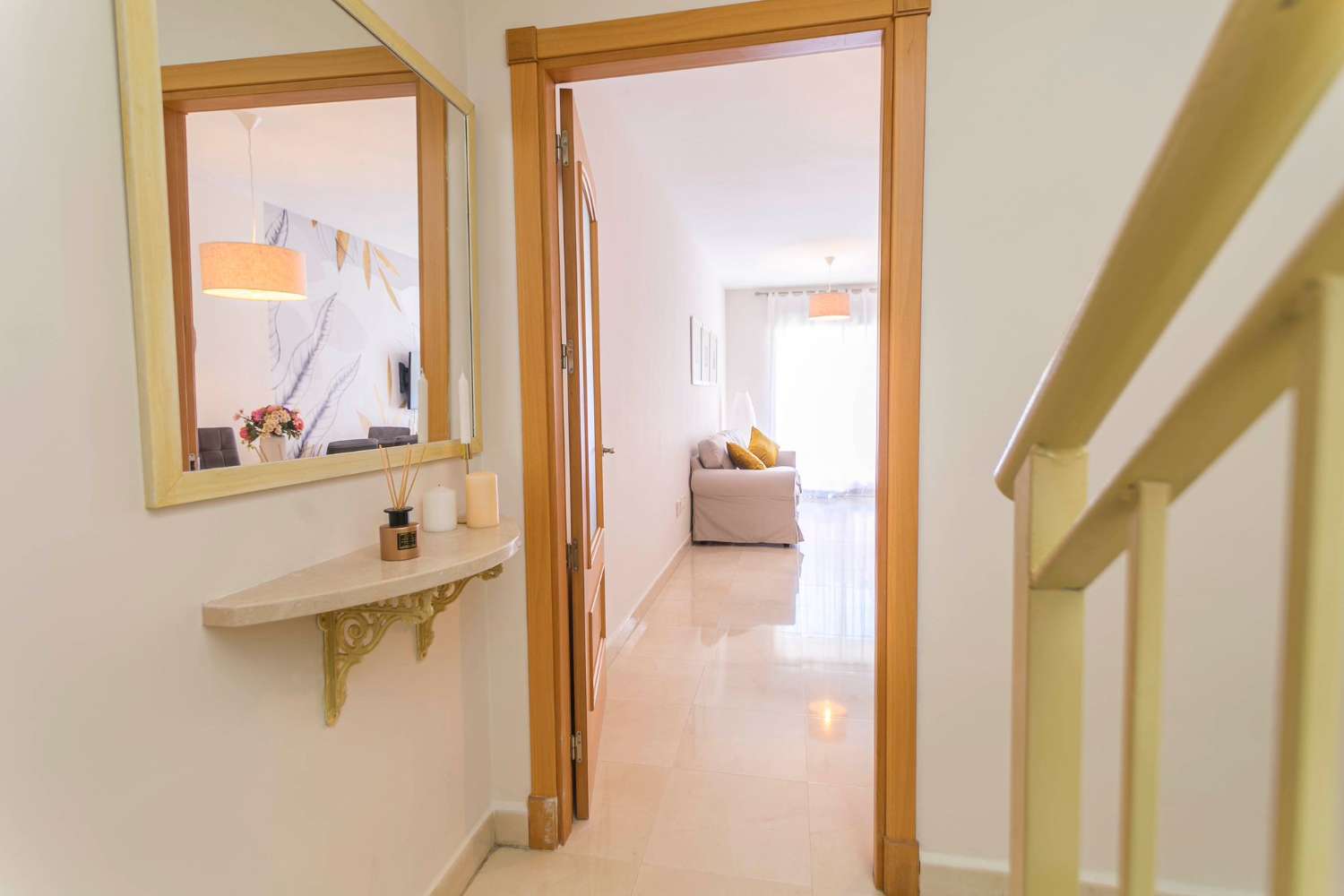 Practico y confort  3 dormitorios 2 baños + plaza de parking + trastero + terraza ático (CENTRO)
