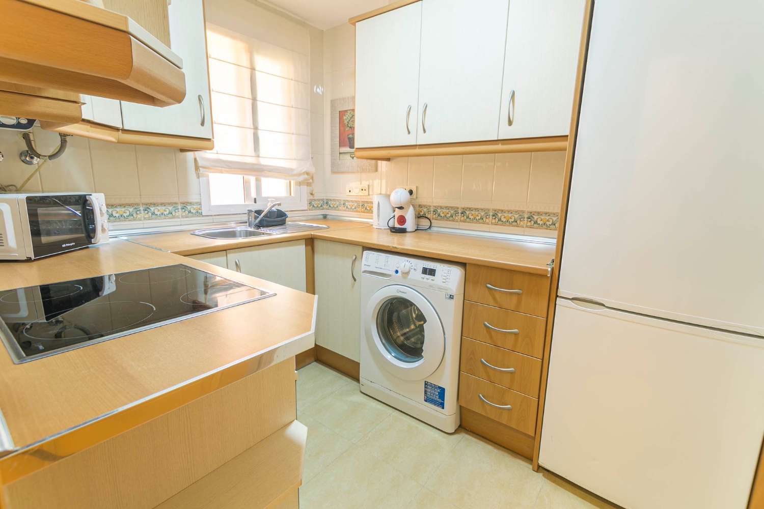 Practico y confort  3 dormitorios 2 baños + plaza de parking + trastero + terraza ático (CENTRO)