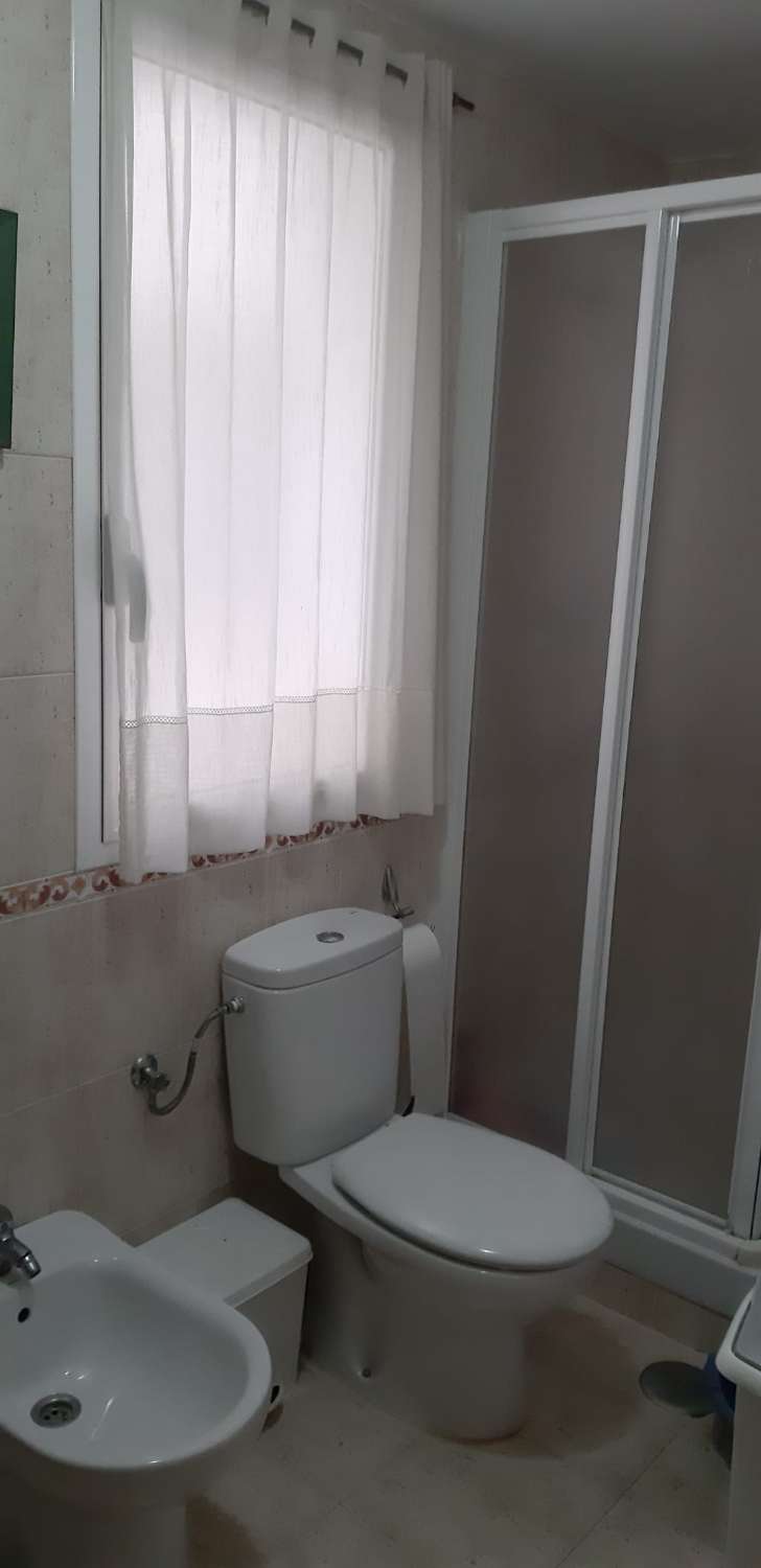 Tres dormitorios 1 baño mas  terracitas,  a 100 metros de playa El Morche
