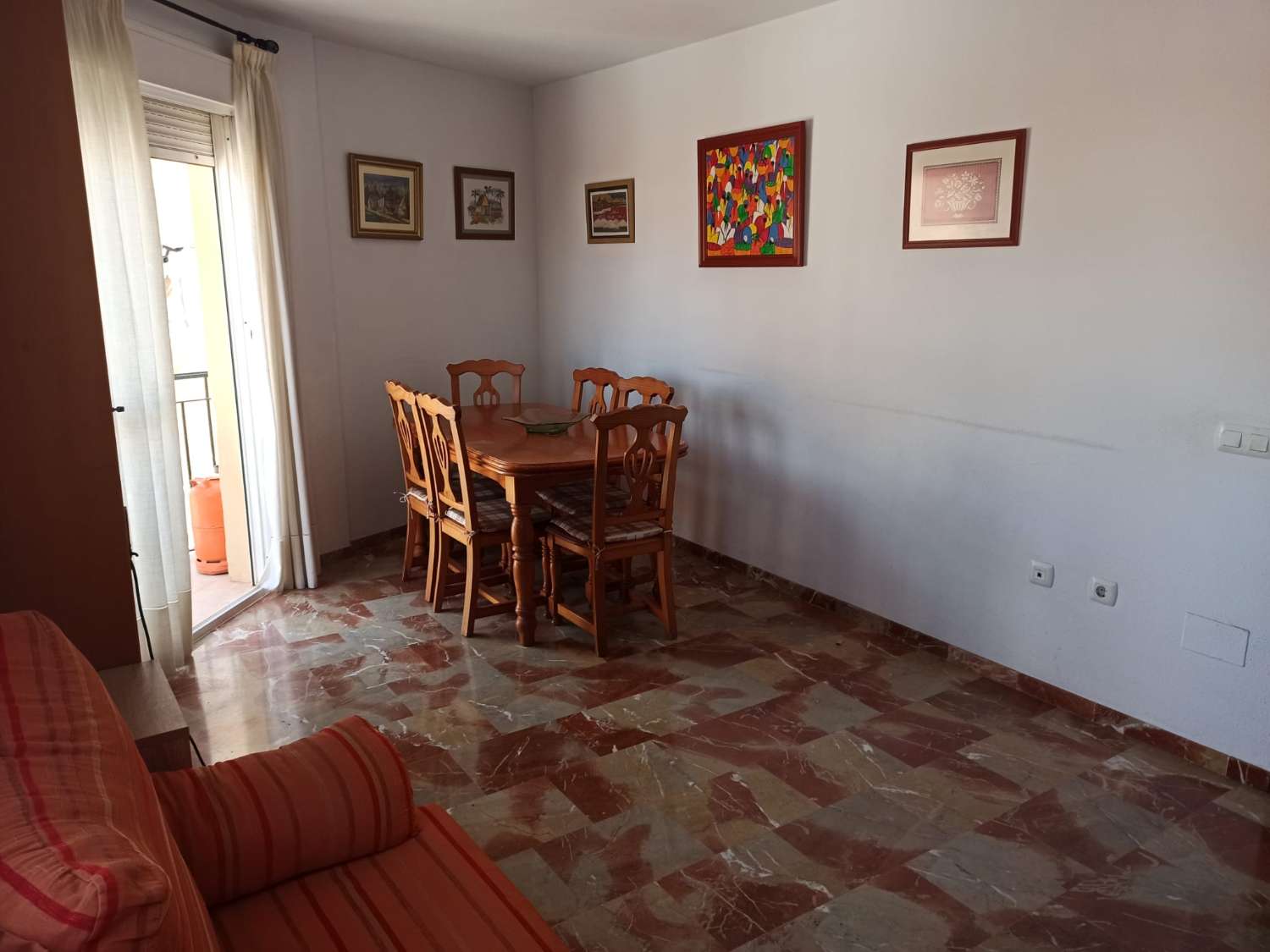 Tres dormitorios 1 baño mas  terracitas,  a 100 metros de playa El Morche