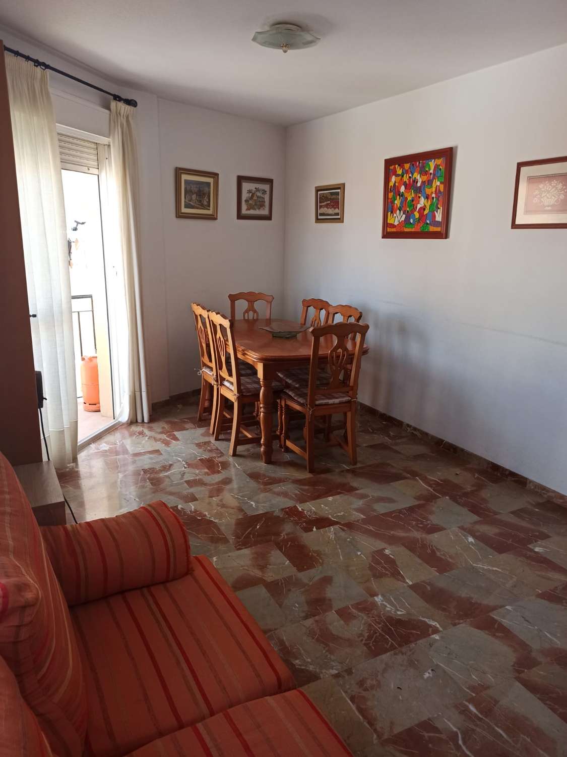 Tres dormitorios 1 baño mas  terracitas,  a 100 metros de playa El Morche