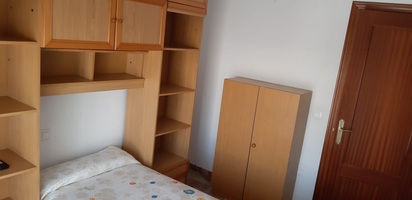 Tres dormitorios 1 baño mas  terracitas,  a 100 metros de playa El Morche