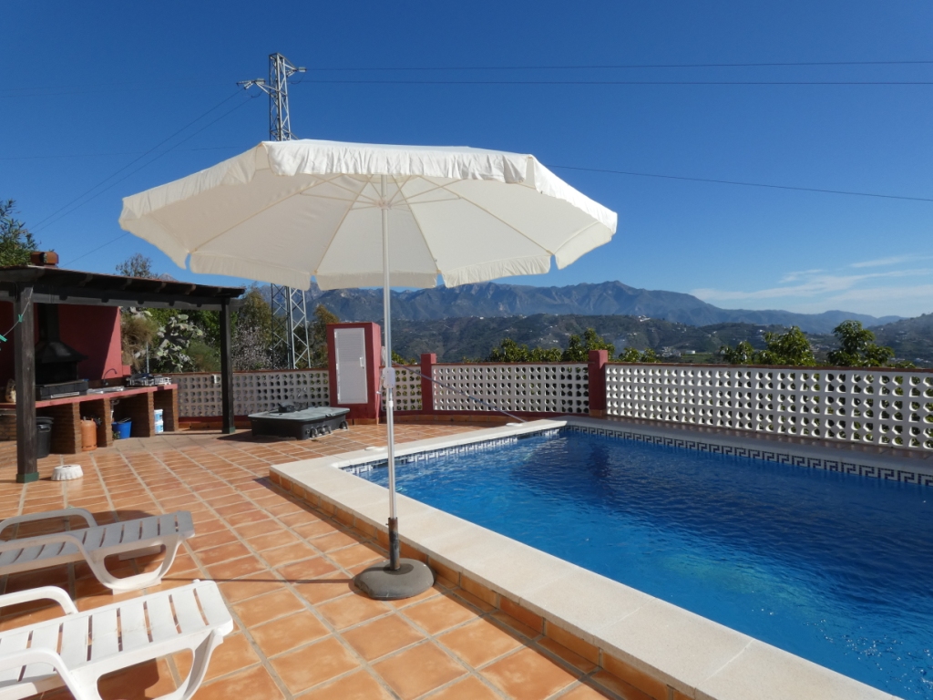 Chalet-Rustico,  con piscina vistas despejadas, cercano a Torrox pueblo