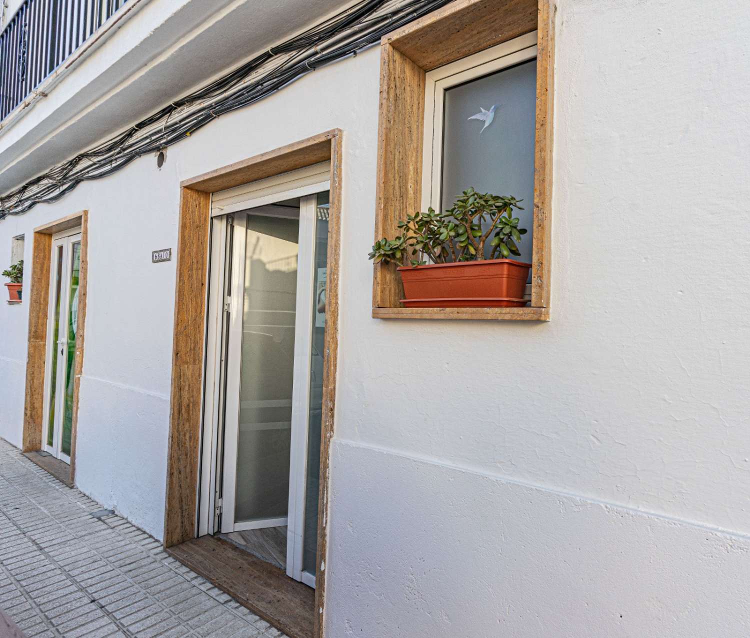 VIVIENDA con 2 locales comerciales en Nerja centro, 10 mts de la iglesia