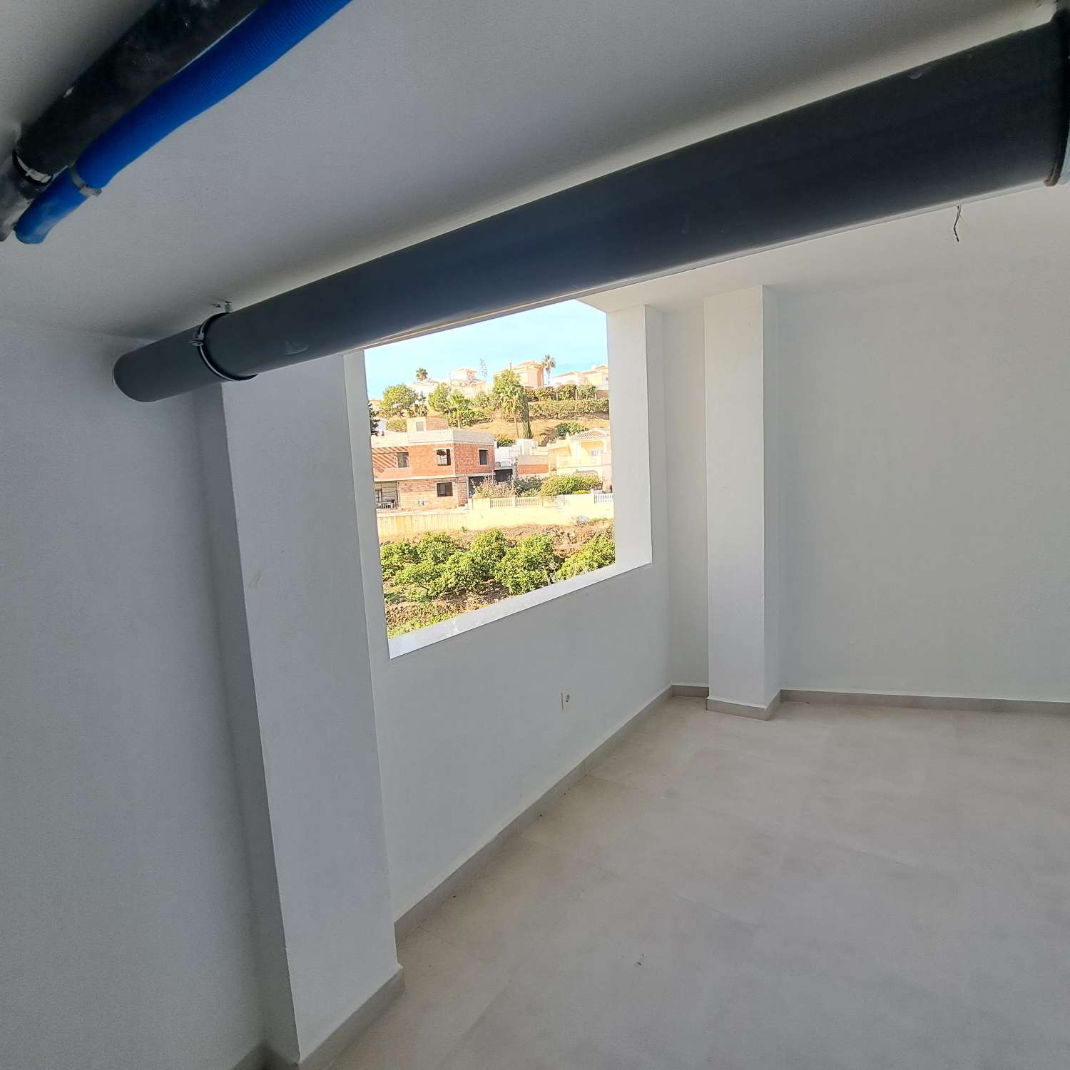 MODERNO CHALET en lo alto de la colina (urb Vistamar) Torrox Park-Malaga.