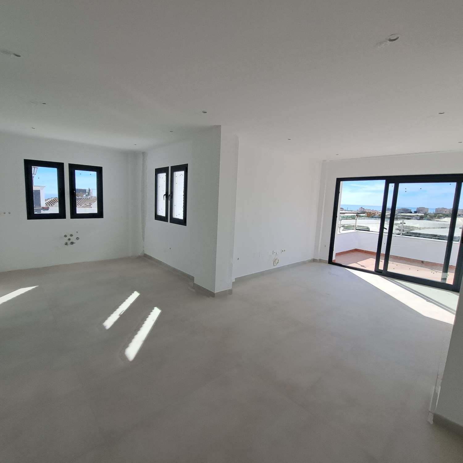 MODERNO CHALET en lo alto de la colina (urb Vistamar) Torrox Park-Malaga.