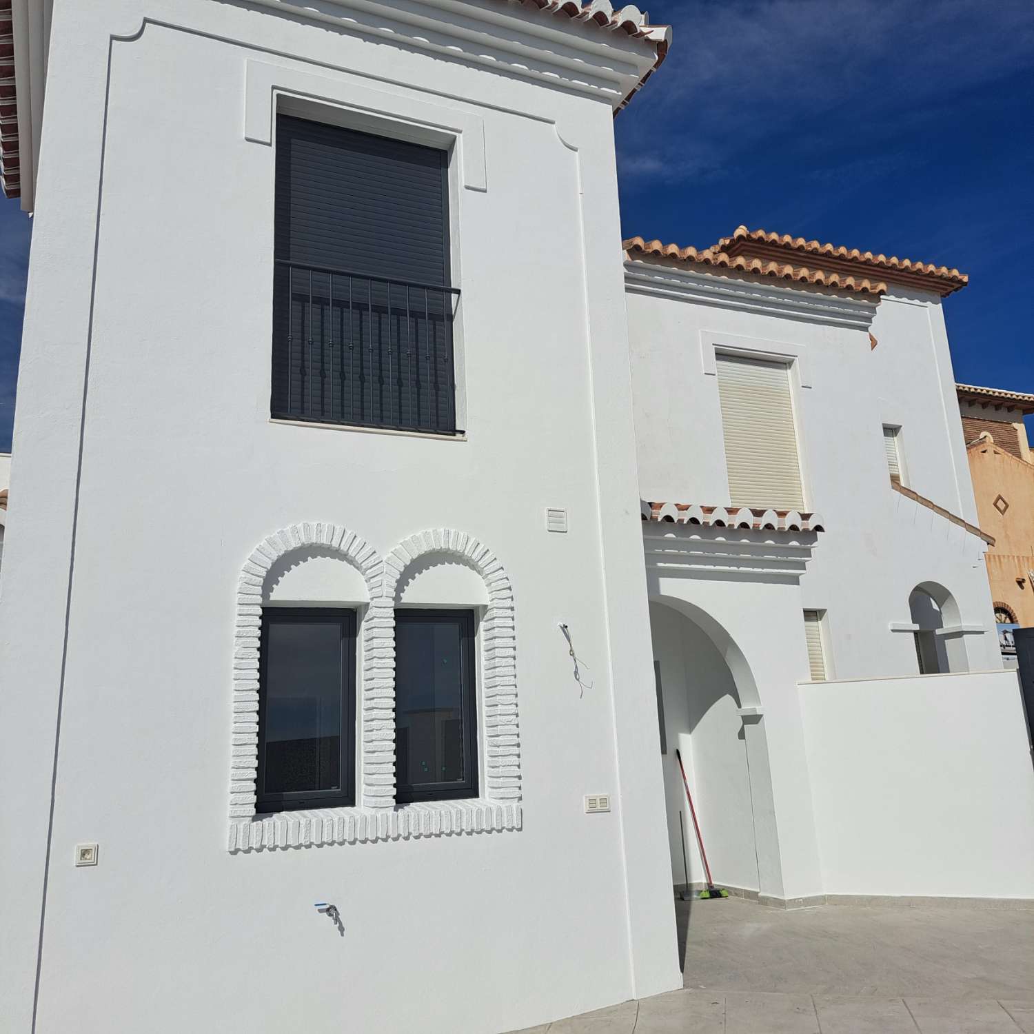 MODERNO CHALET en lo alto de la colina (urb Vistamar) Torrox Park-Malaga.