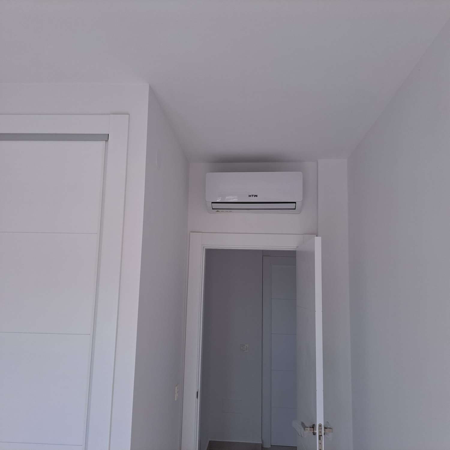 MODERNO CHALET en lo alto de la colina (urb Vistamar) Torrox Park-Malaga.