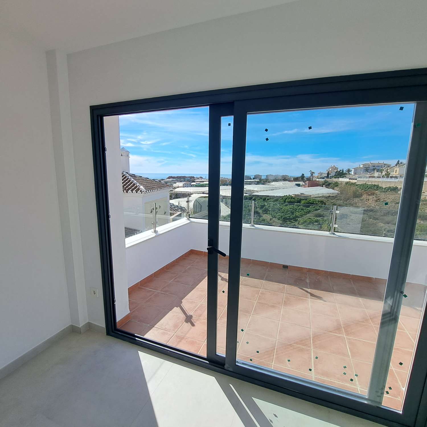 MODERNO CHALET en lo alto de la colina (urb Vistamar) Torrox Park-Malaga.