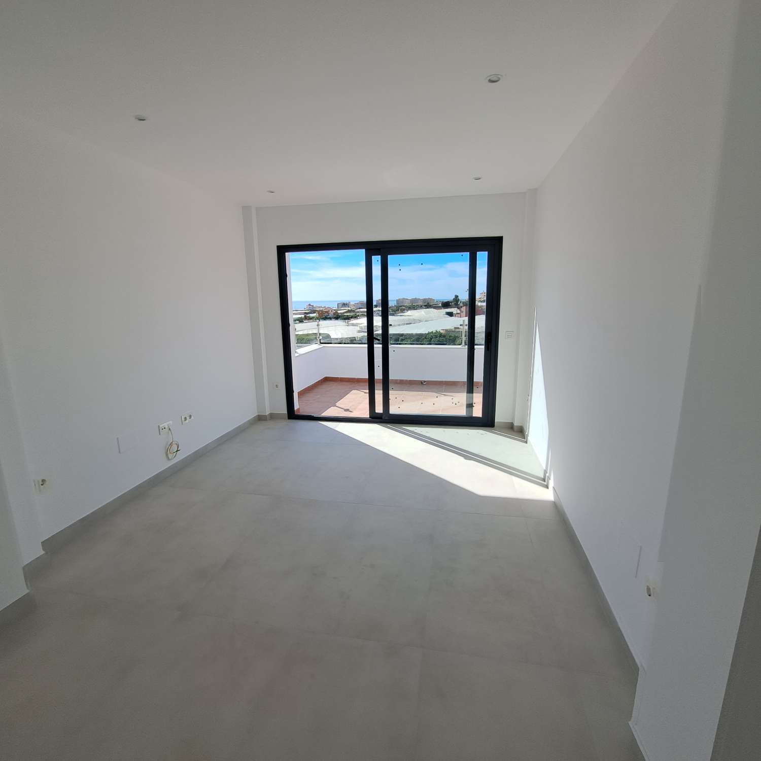 MODERNO CHALET en lo alto de la colina (urb Vistamar) Torrox Park-Malaga.