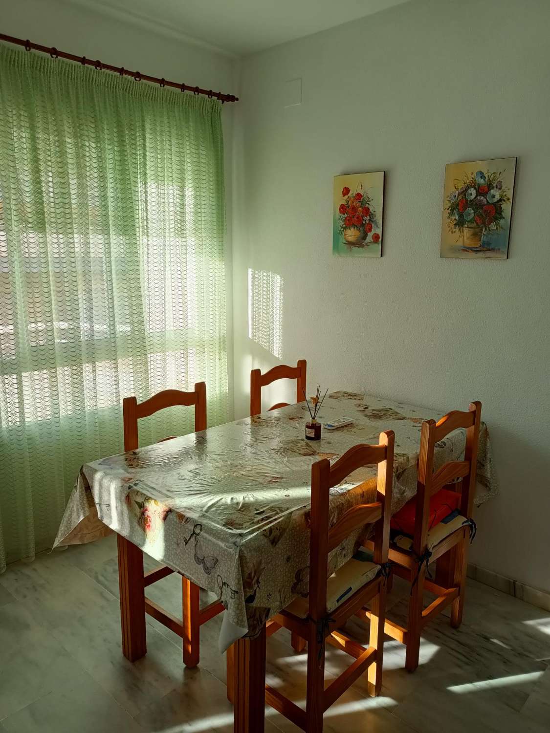 2  DORMITORIOS moderno a 30 metros de avda Andalucia