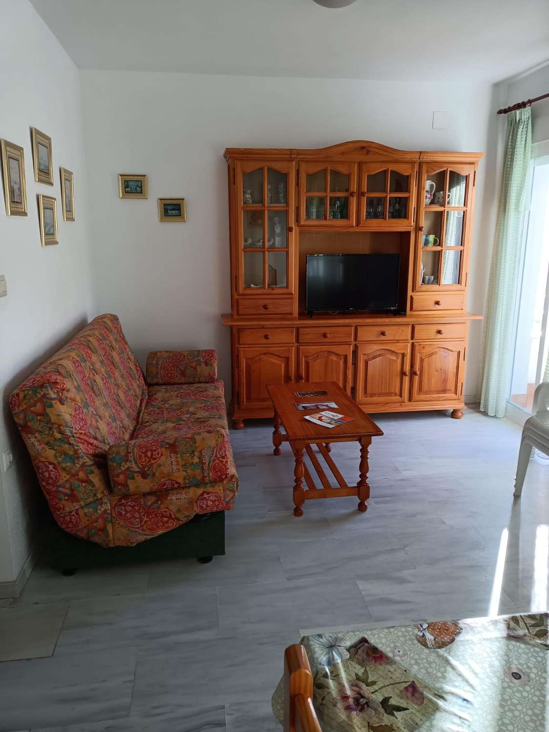 2  DORMITORIOS moderno a 30 metros de avda Andalucia