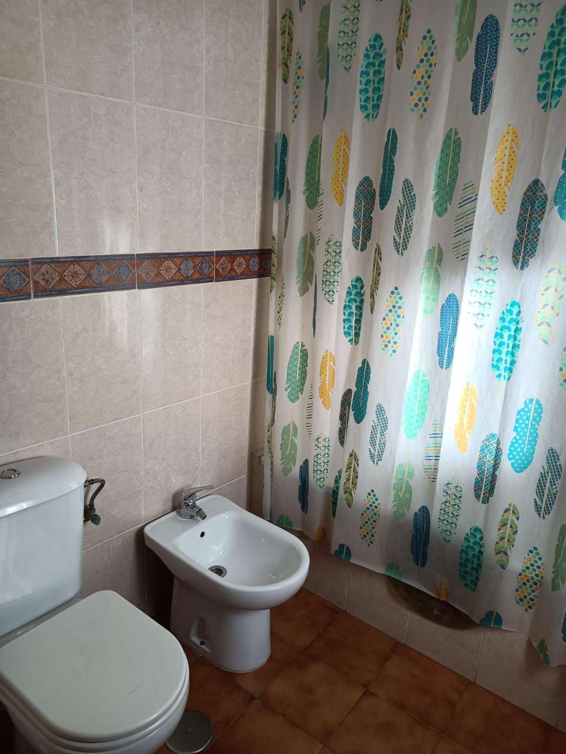 2 moderne SCHLAFZIMMER 30 Meter von der Avenida Andalucia entfernt