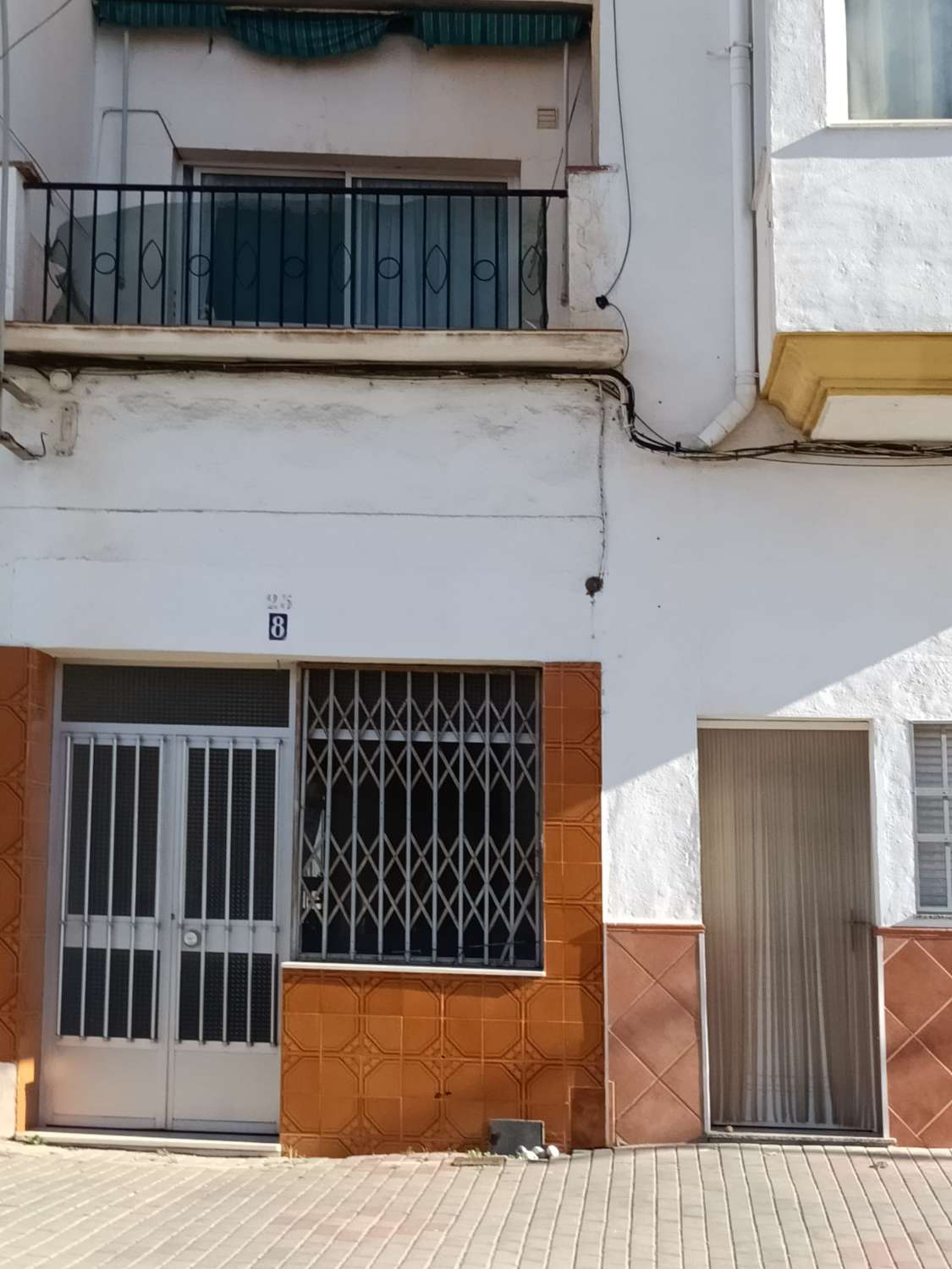 Two apartments plus a plot in Torrox Pueblo.