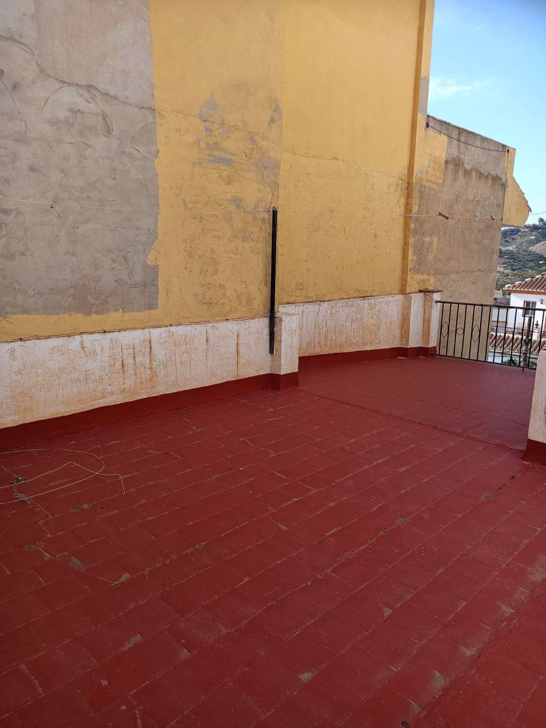 Two apartments plus a plot in Torrox Pueblo.