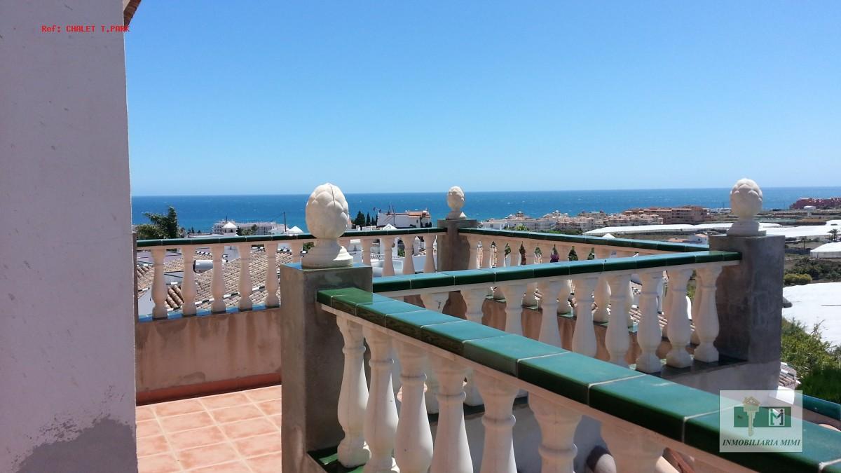 Chalet a terminar de construir en excepcional zona Torrox Park