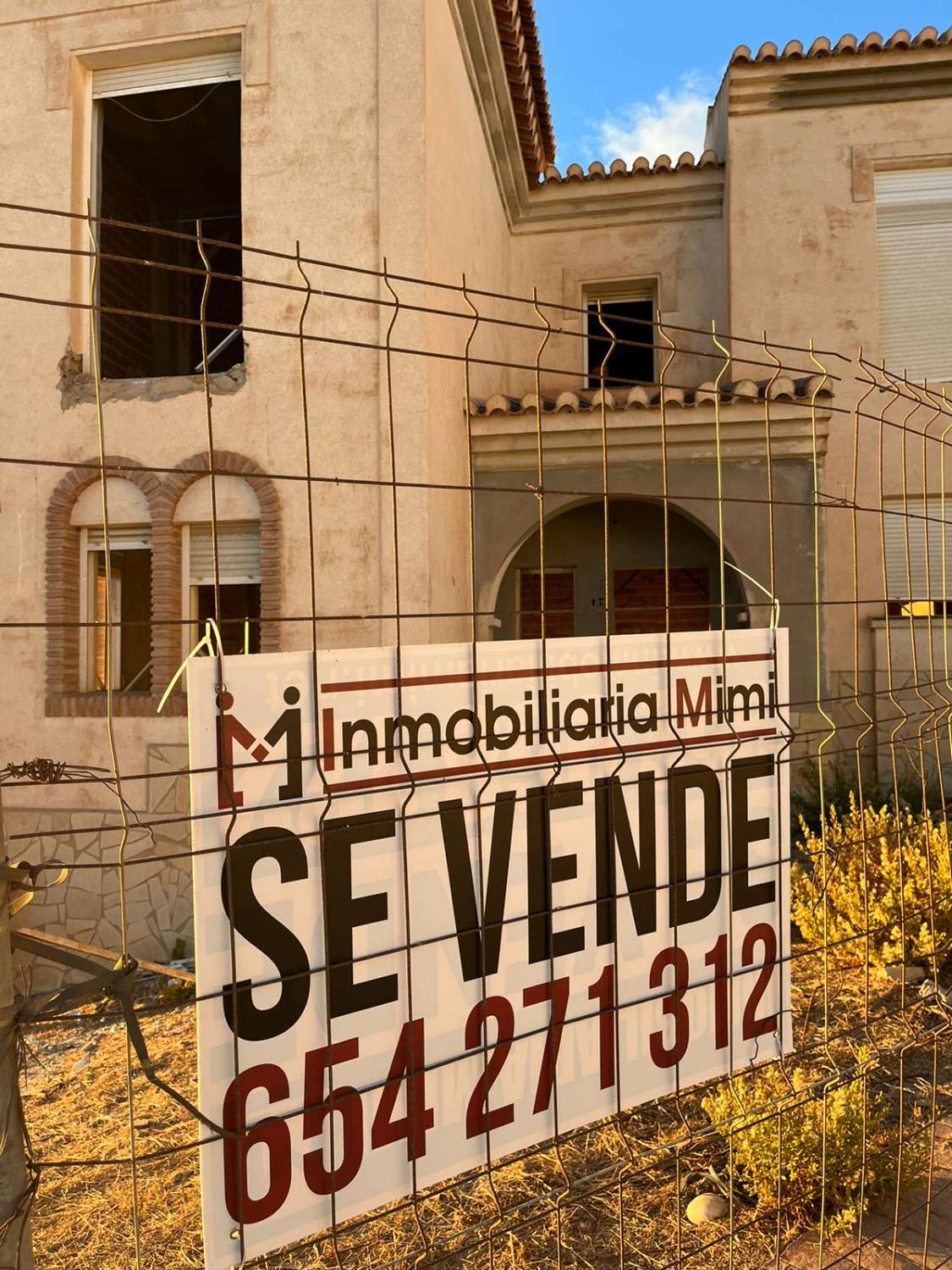 Chalet a terminar de construir en excepcional zona Torrox Park